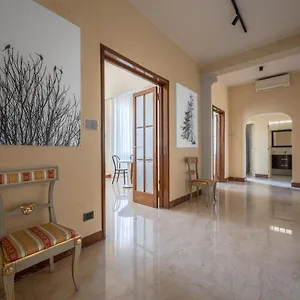 https://the-art-gallery.it-tuscanyhotel.com