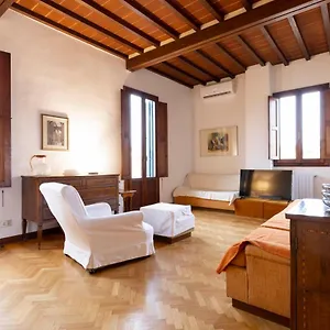 https://palazzo-cecchi-luxury-apartment.it-tuscanyhotel.com