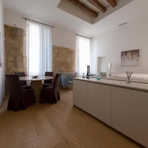 https://home-venice-apartments-rialto-4.hotelinveneto.com